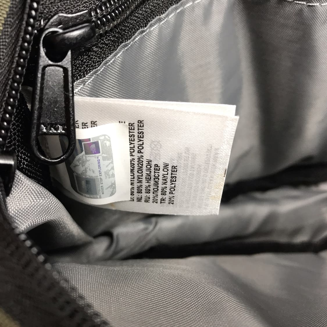 노스페이스 카키색 크로스백 가방 상품이미지8