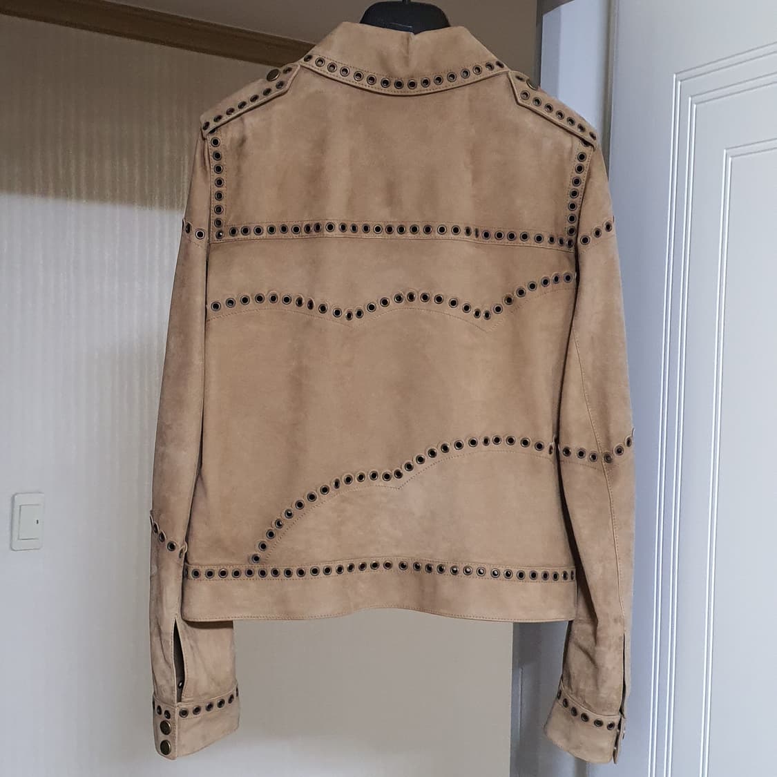 생로랑 아일렛 디테일 스웨이드 레더 자켓 상품이미지2