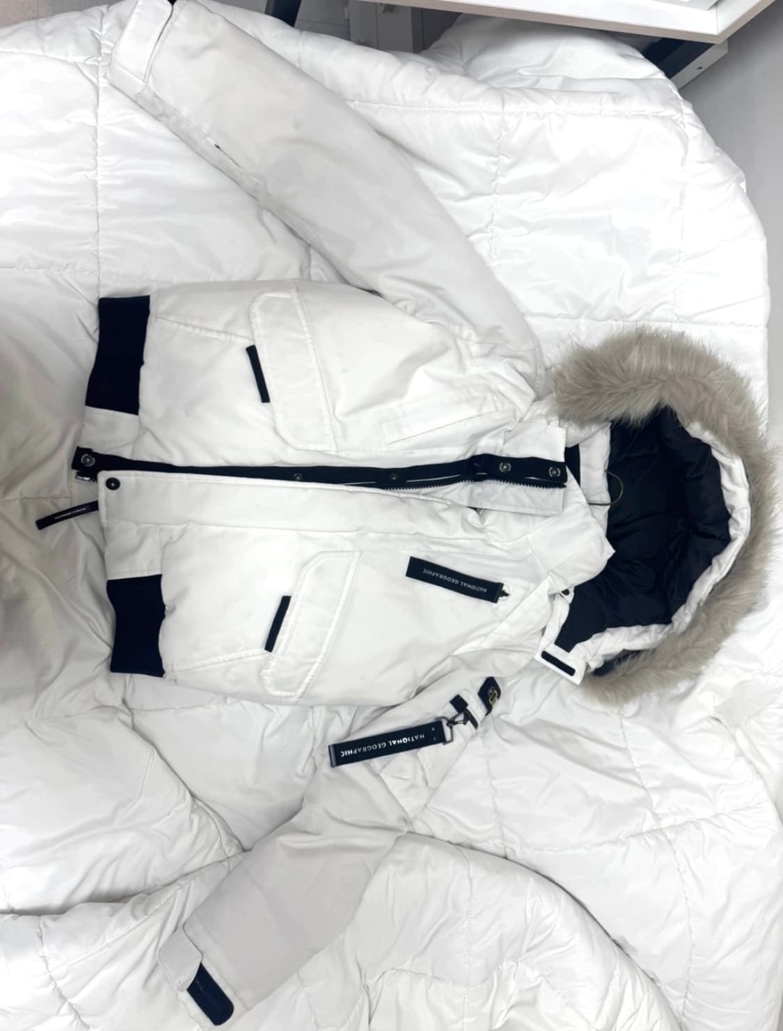 2022년식 타루가 화이트 xs 상품이미지1