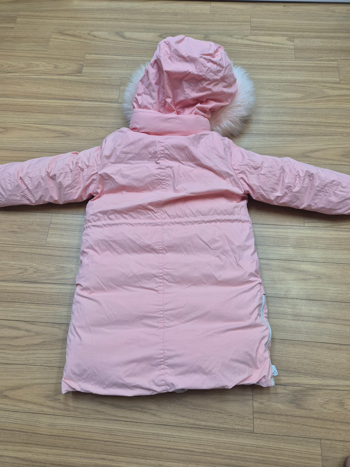 뉴발란스 여아 롱패딩 130사이즈입니다. 솜털 80%, 깃털 20% 충전 상품이미지5