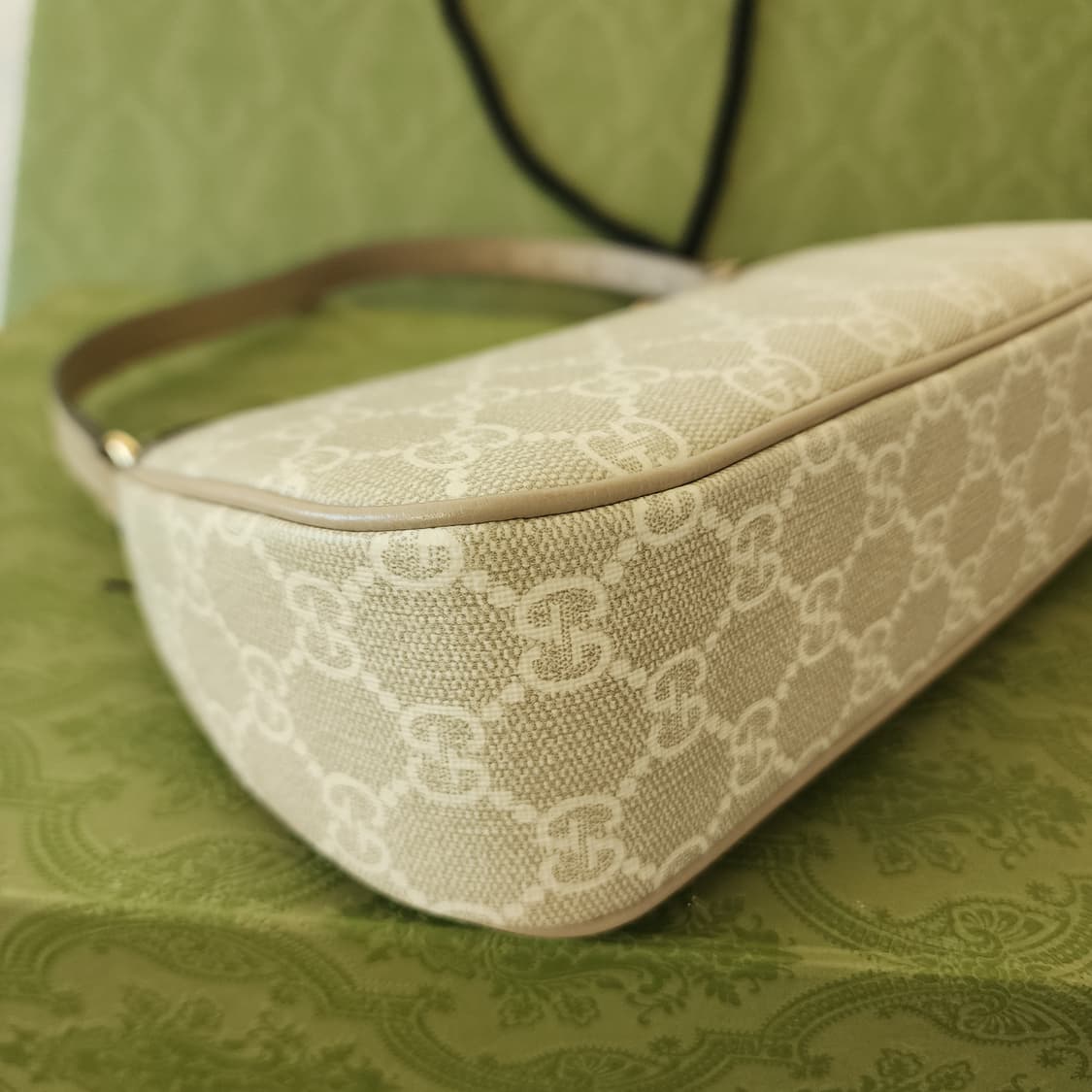 전시품급 구찌 GG 수프림 오피디아 숄더백 스몰 베이지 상품이미지4