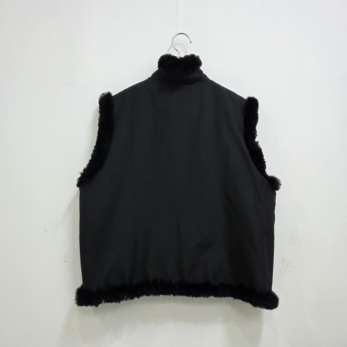 리버시블 실크100% 래빗퍼 블랙 베스트 상품이미지3