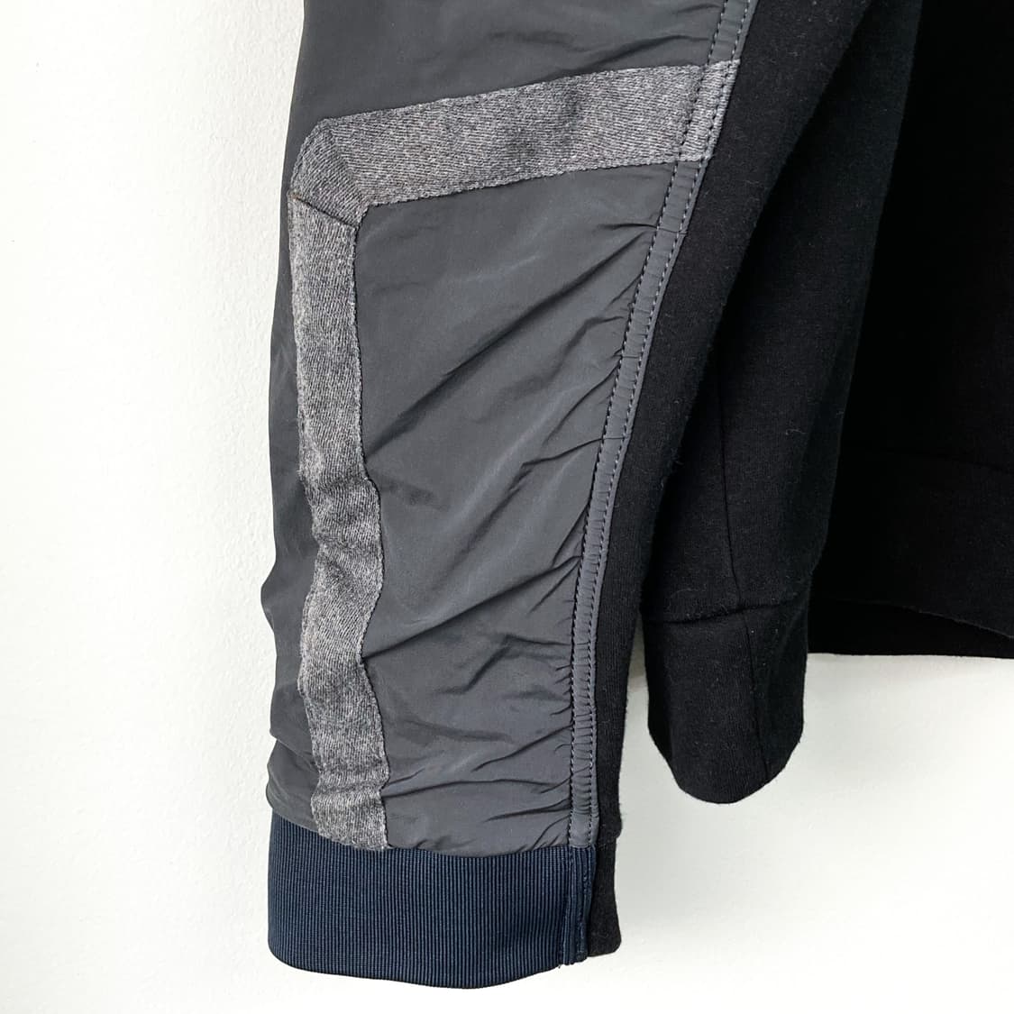 솔리드 옴므 우영미 사이드 지퍼 라인 맨투맨 상품이미지7