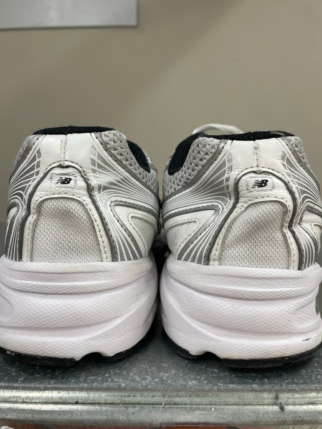 뉴발란스 740 메탈릭 실버 260 상품이미지9