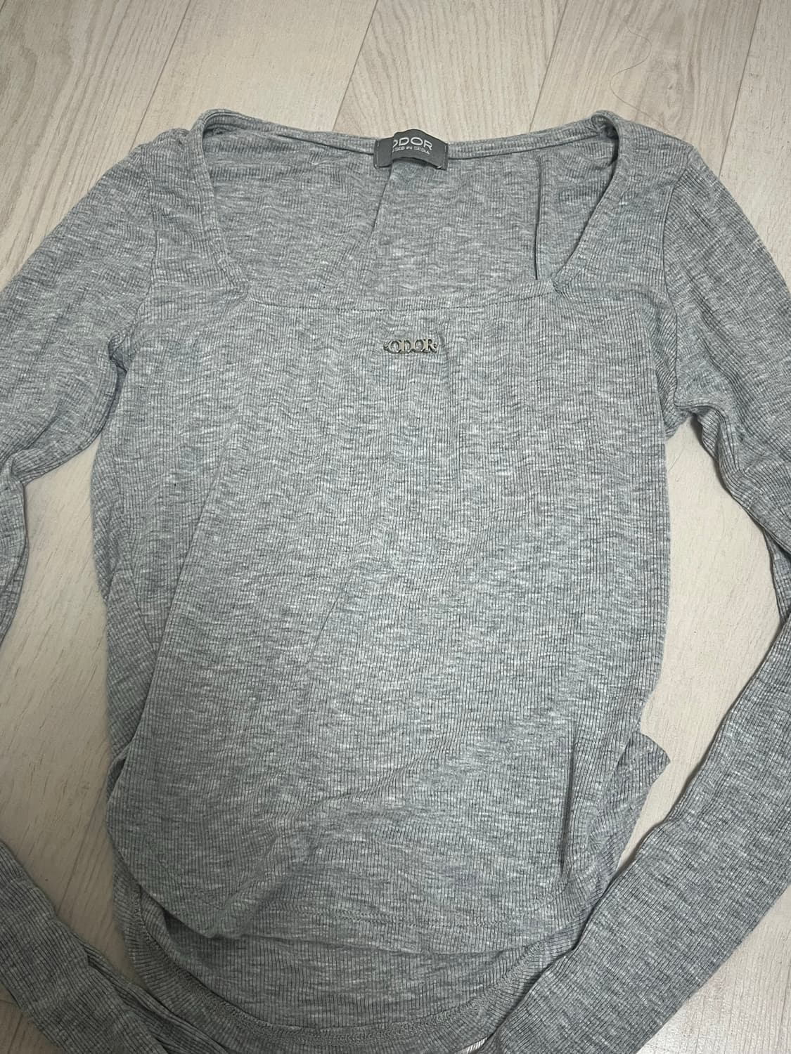 오도어 odor 스퀘어넥티 그레이 상품이미지1