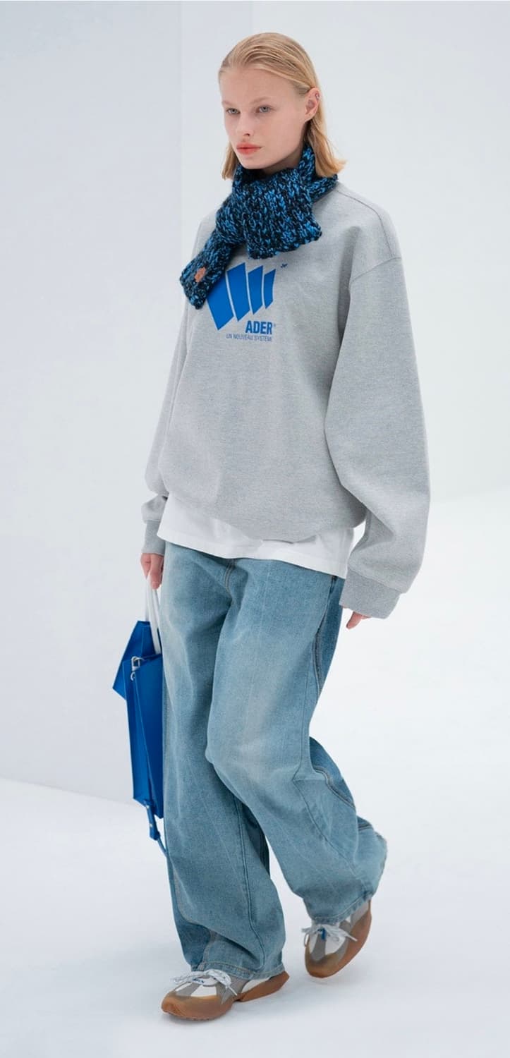 (착샷) 아더에러 볼록 로고 스웻 티셔츠 맨투맨  상품이미지9