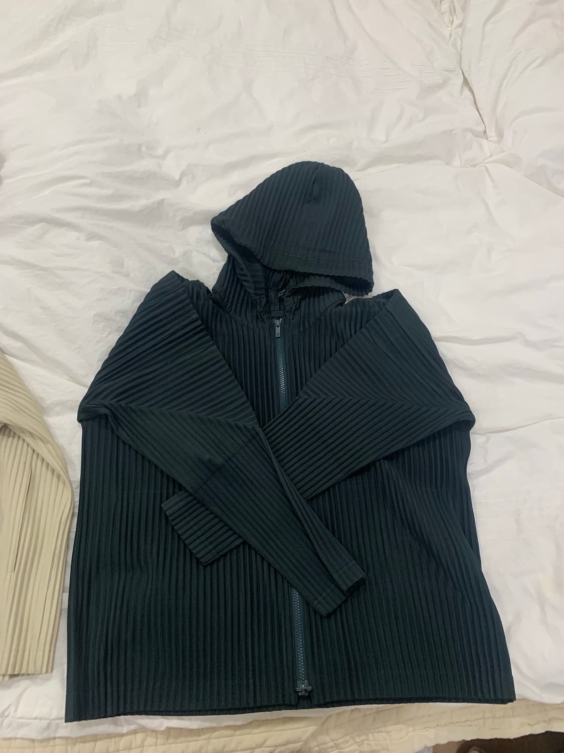 옴므플리세 후드집업 다크그린 2 매장판 상품이미지1