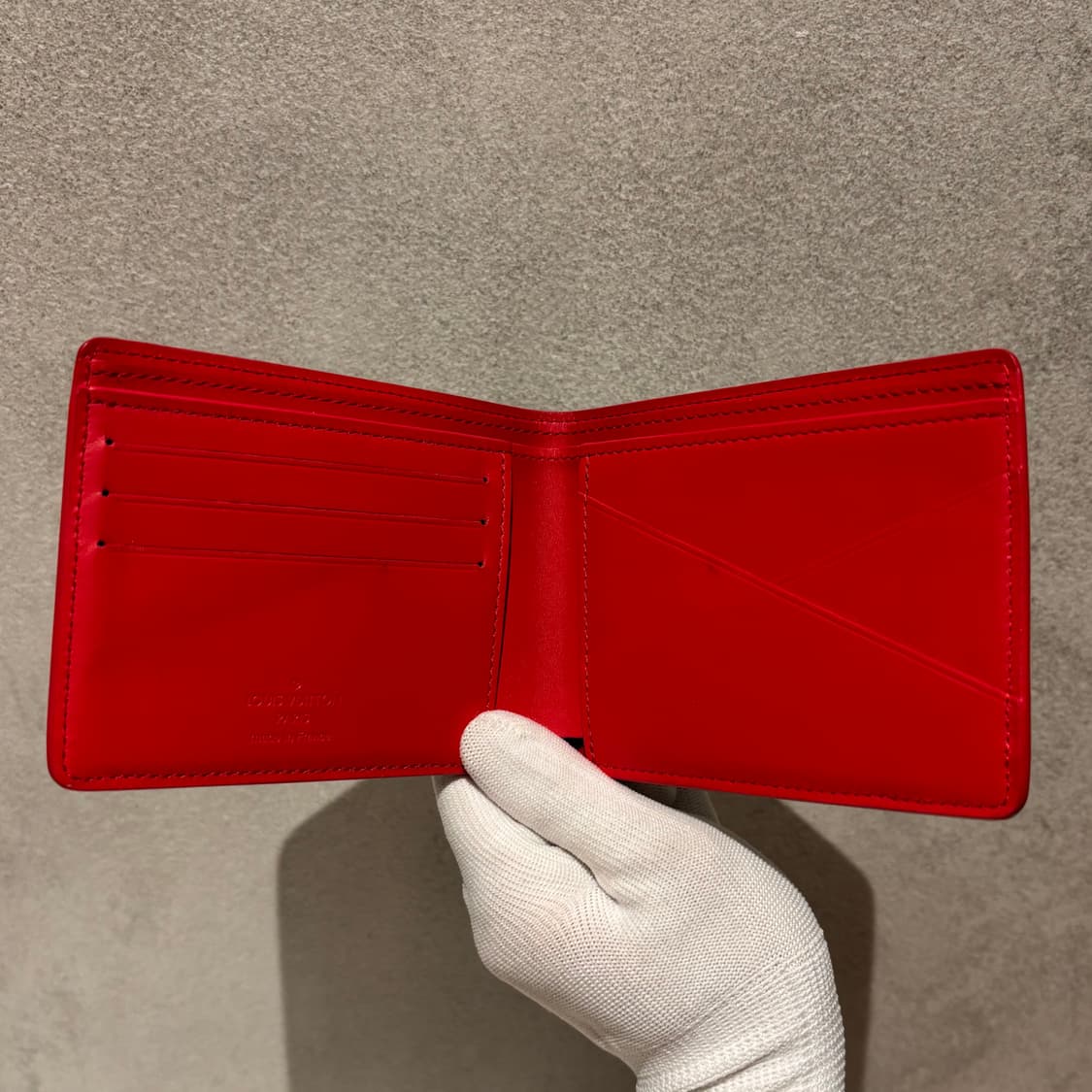  루이비통 다미에 스프레이 반지갑

 상품이미지7