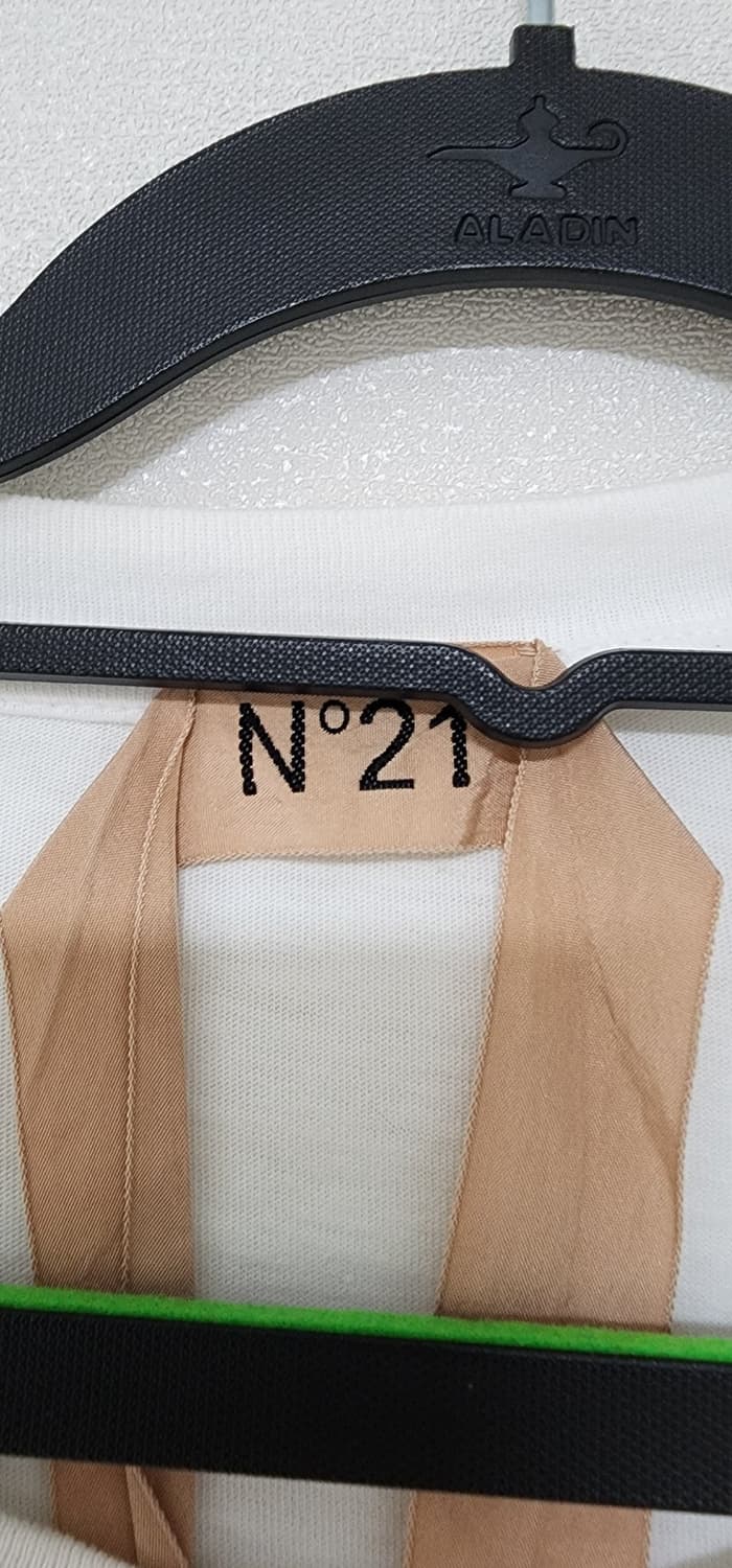 누메로21(N°21) 빅로고 반팔 티셔츠 판매 상품이미지2