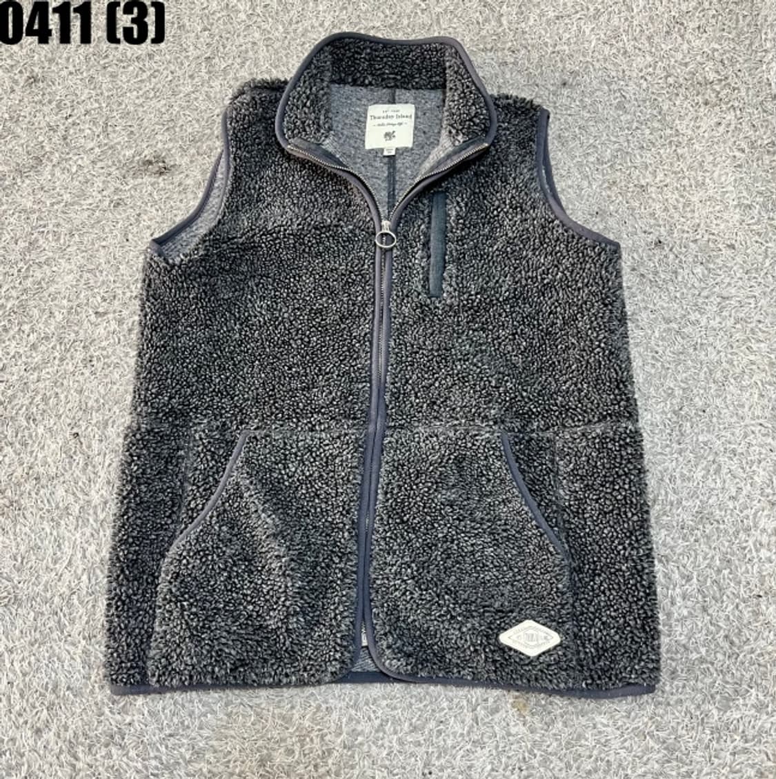 써스데이 아일랜드 플리스 조끼 상품이미지1