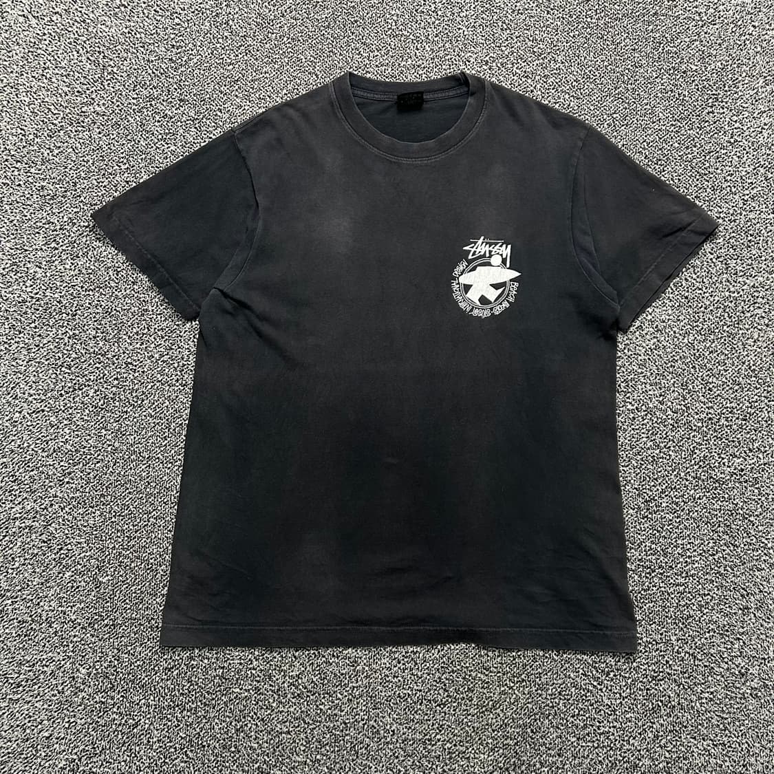 스투시(stussy)블랙 비치 루트 반팔티 상품이미지1