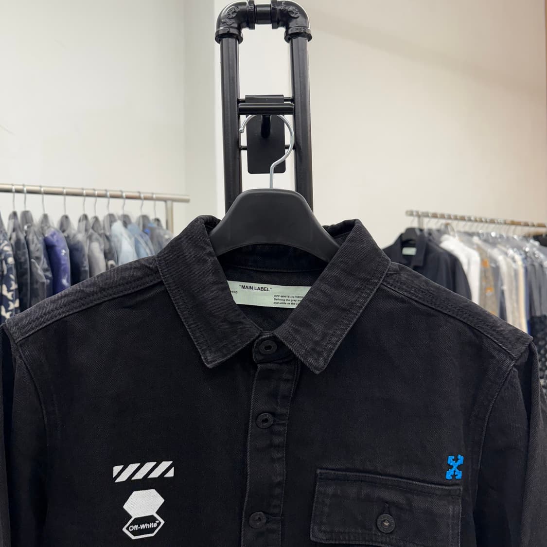 [새상품/L] 오프화이트 프린트 애로우 데님 자켓 상품이미지3