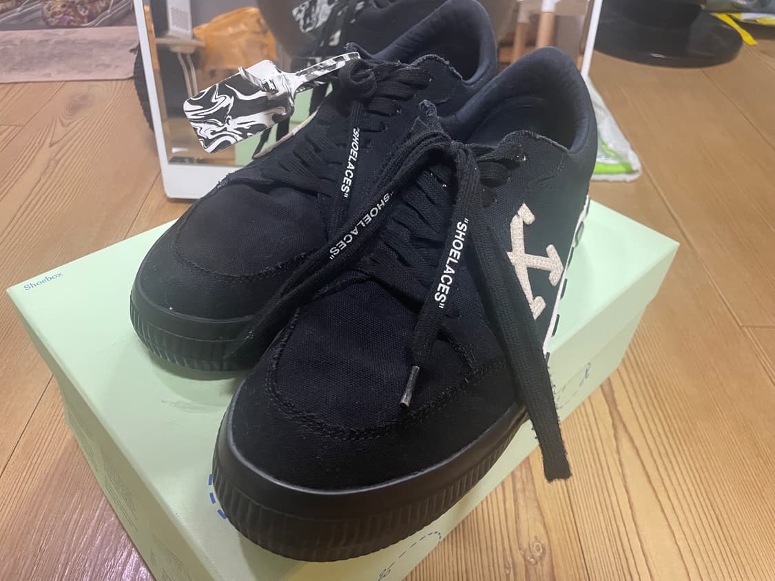 Off-White 오프화이트 벌커나이즈드 스니커즈 44 상품이미지4