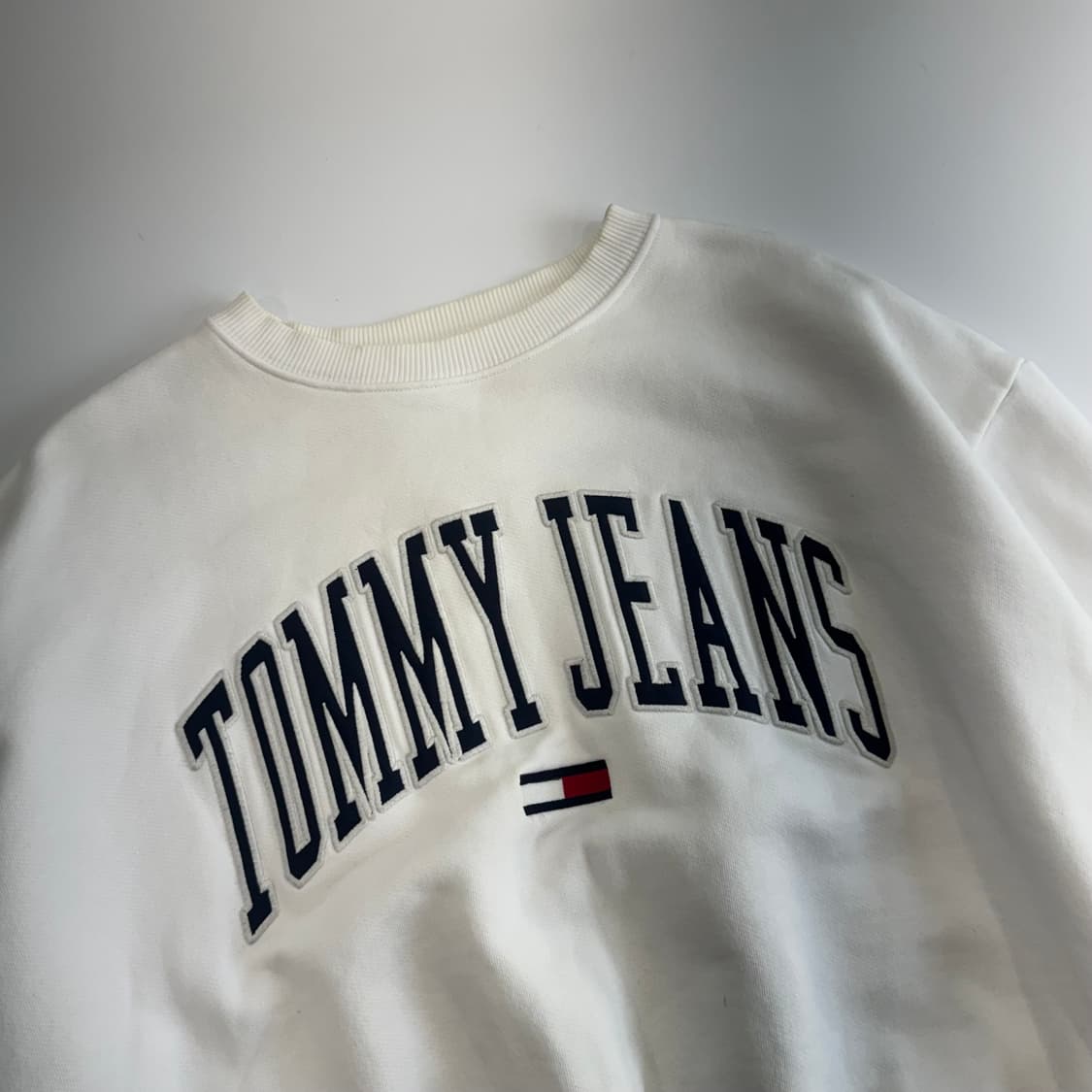 Tommy Hilfiger 타미힐피거 진스 화이트 맨투맨  상품이미지4