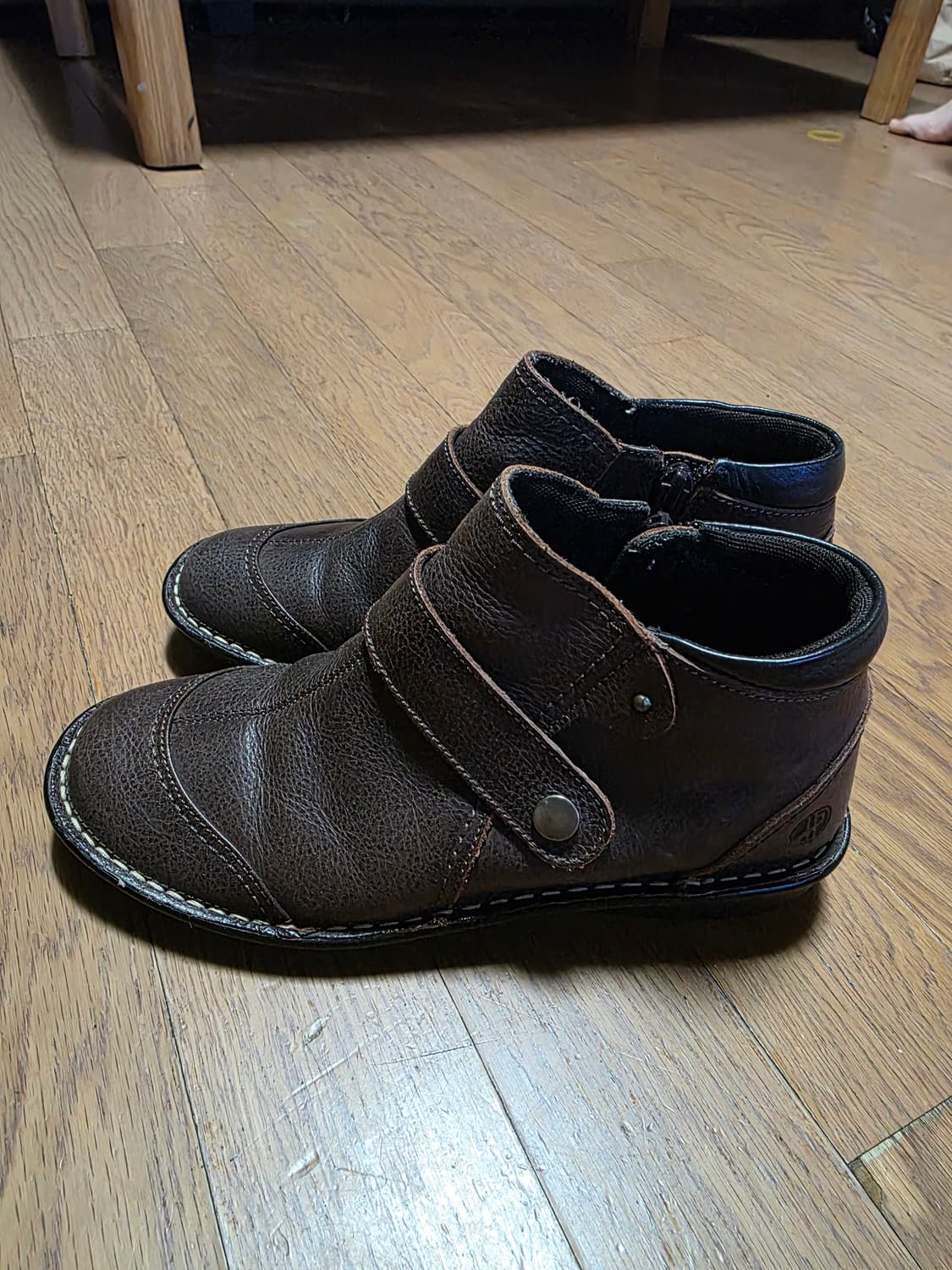 허시파피 여성 가죽 앵글 부츠 상품이미지2