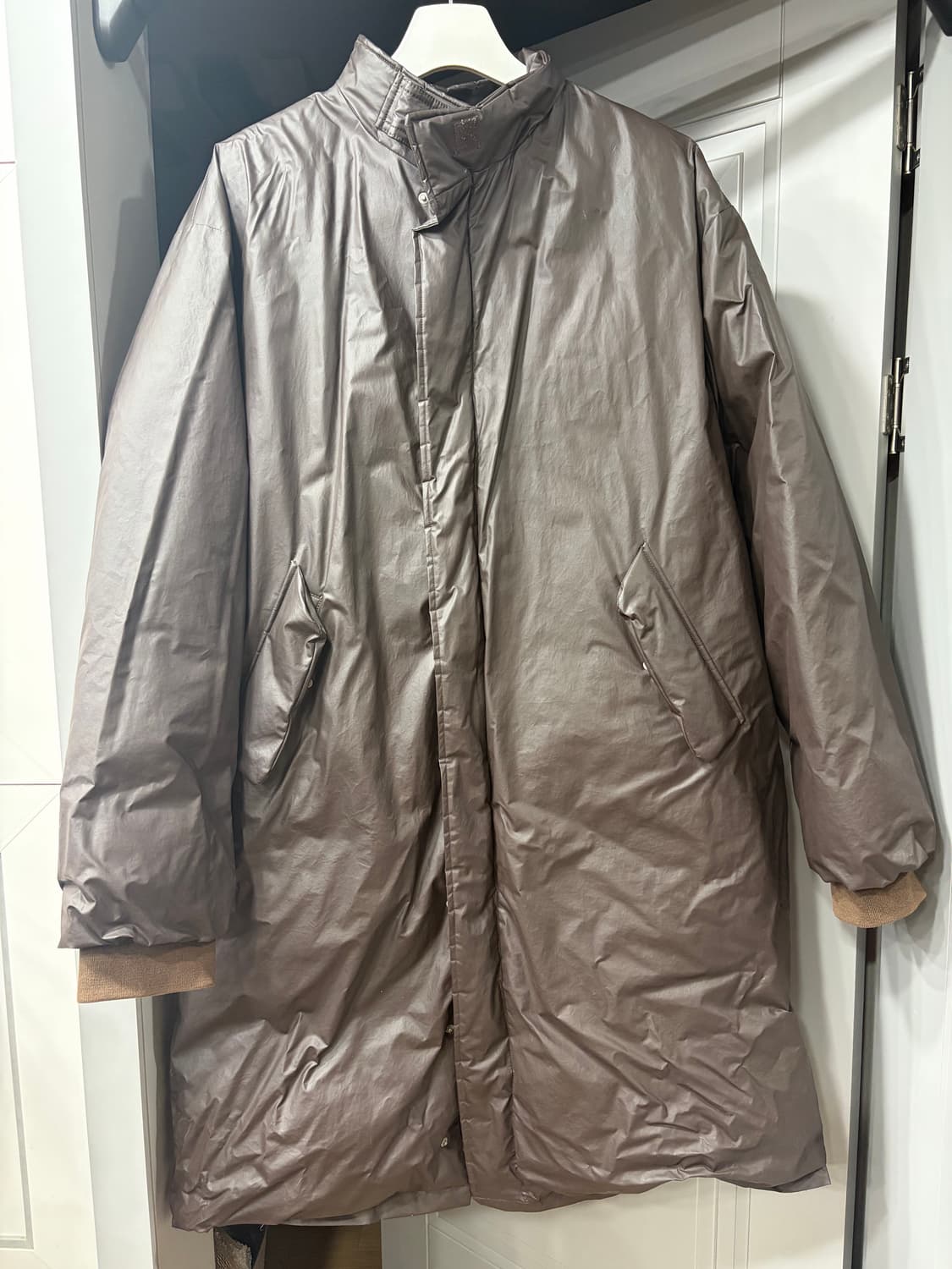 이지 시즌 3 왁스코팅 롱패딩 상품이미지1