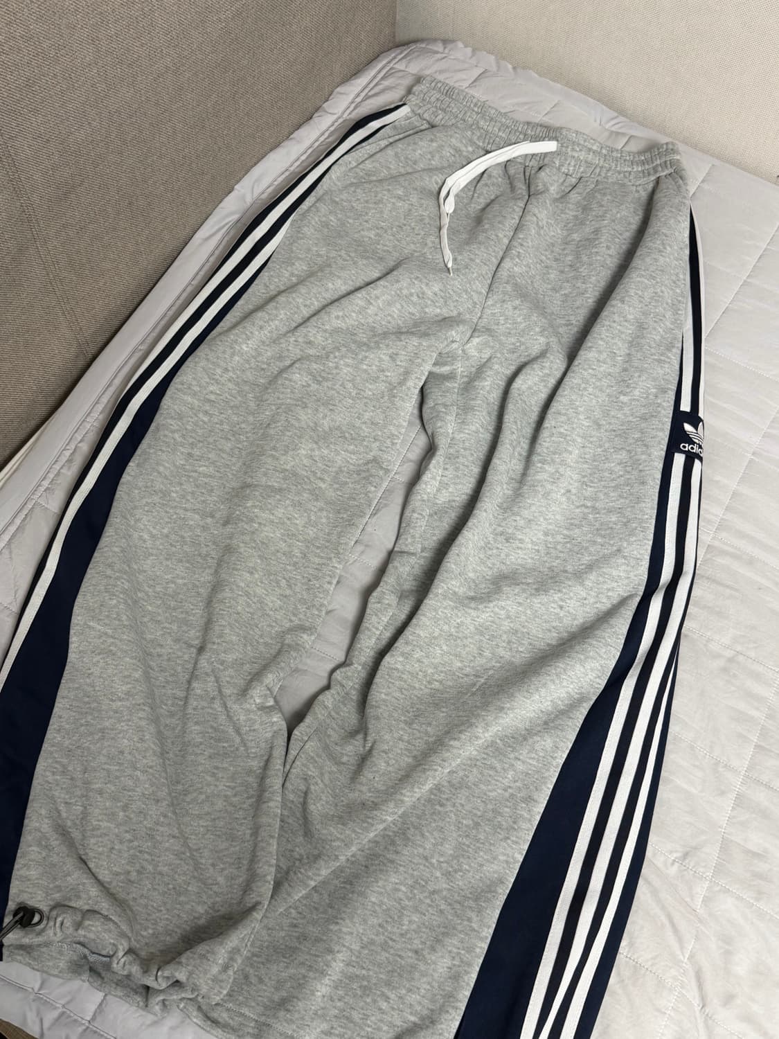 아디다스 커스텀 트레이닝 팬츠 상품이미지1