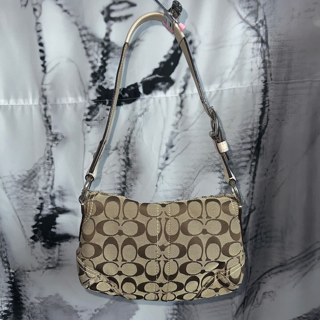 코치 숄더백 상품이미지2