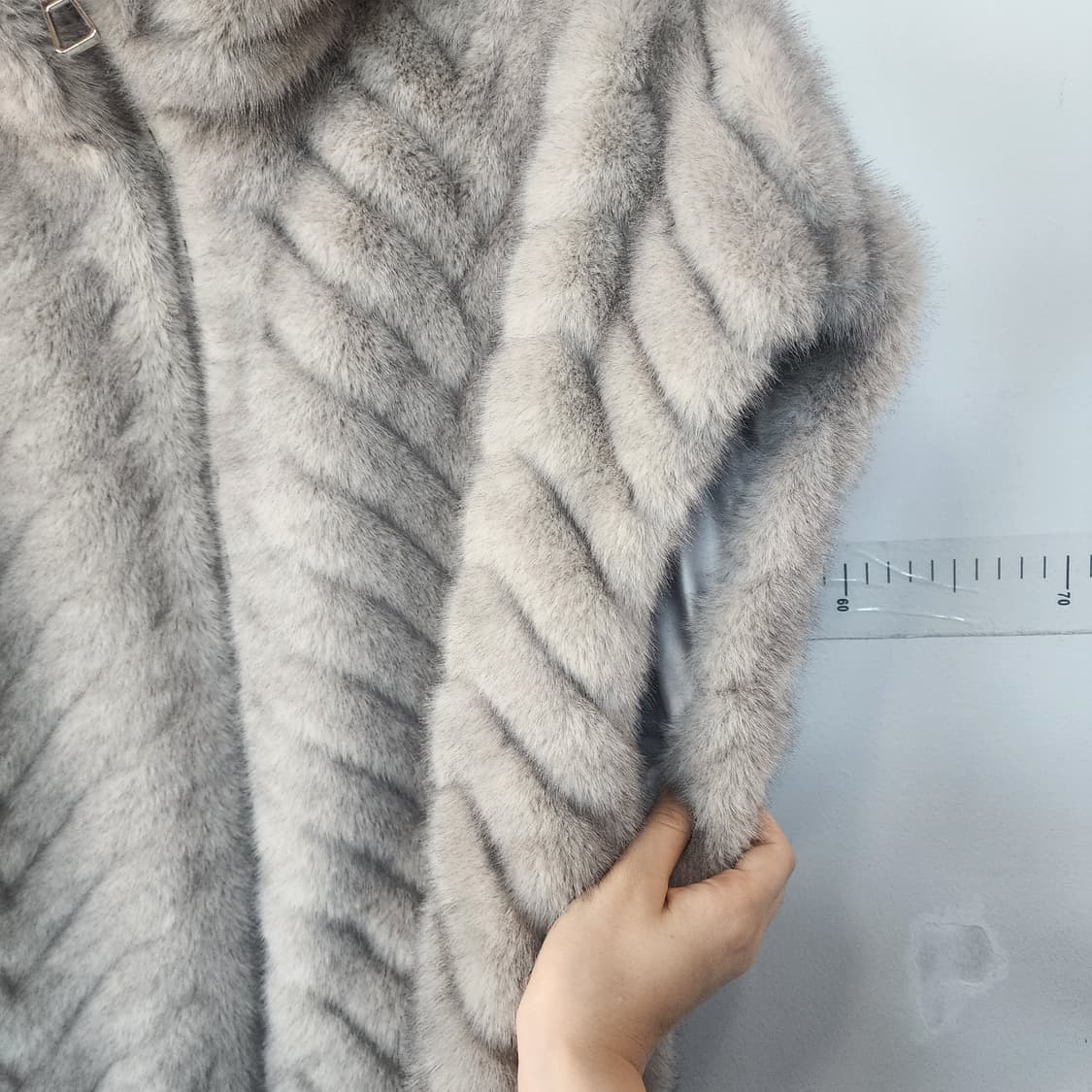 리오벨 후드 밍크 조끼 상품이미지8