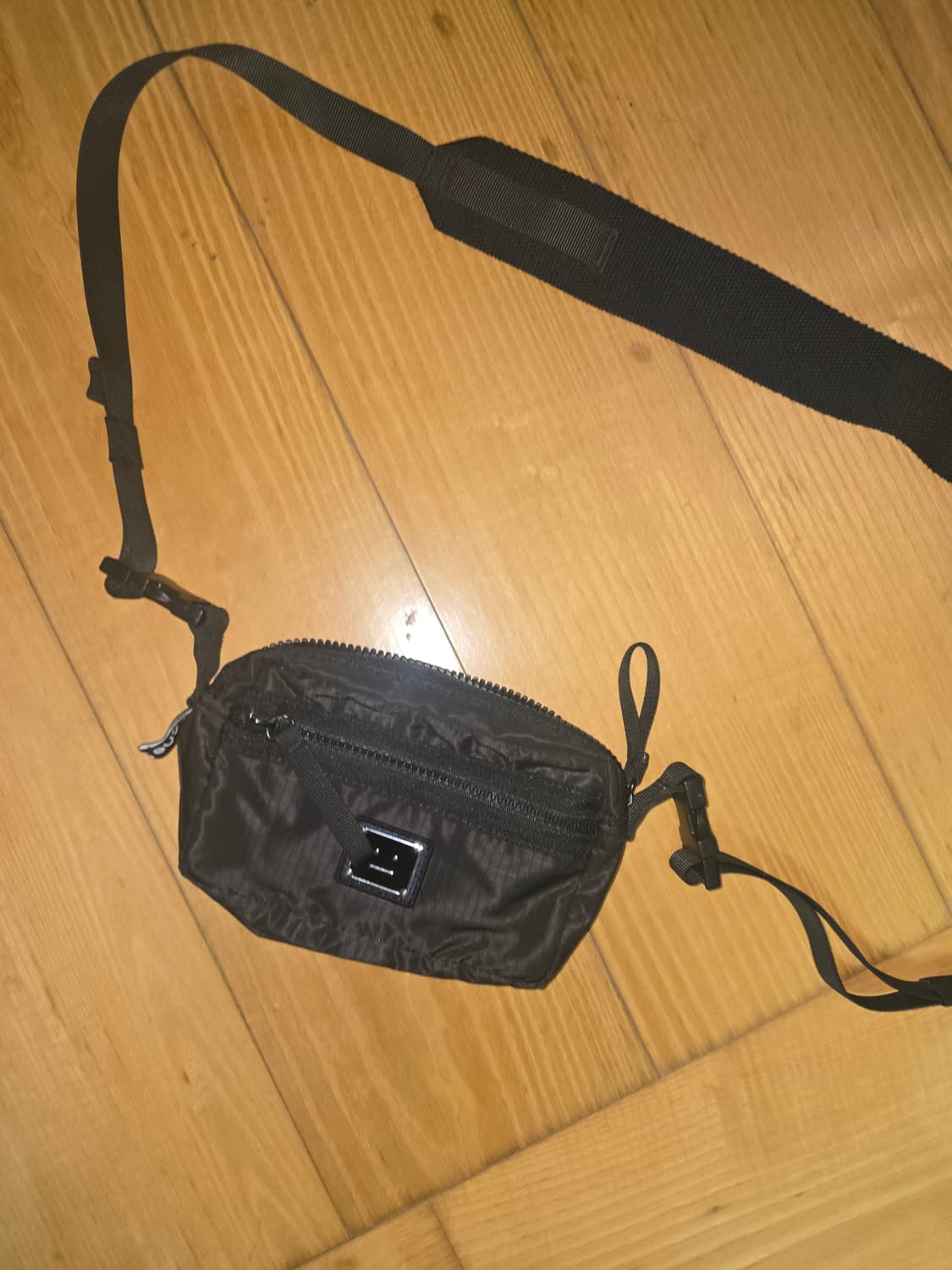 아크네 스튜디오 미니백 상품이미지1