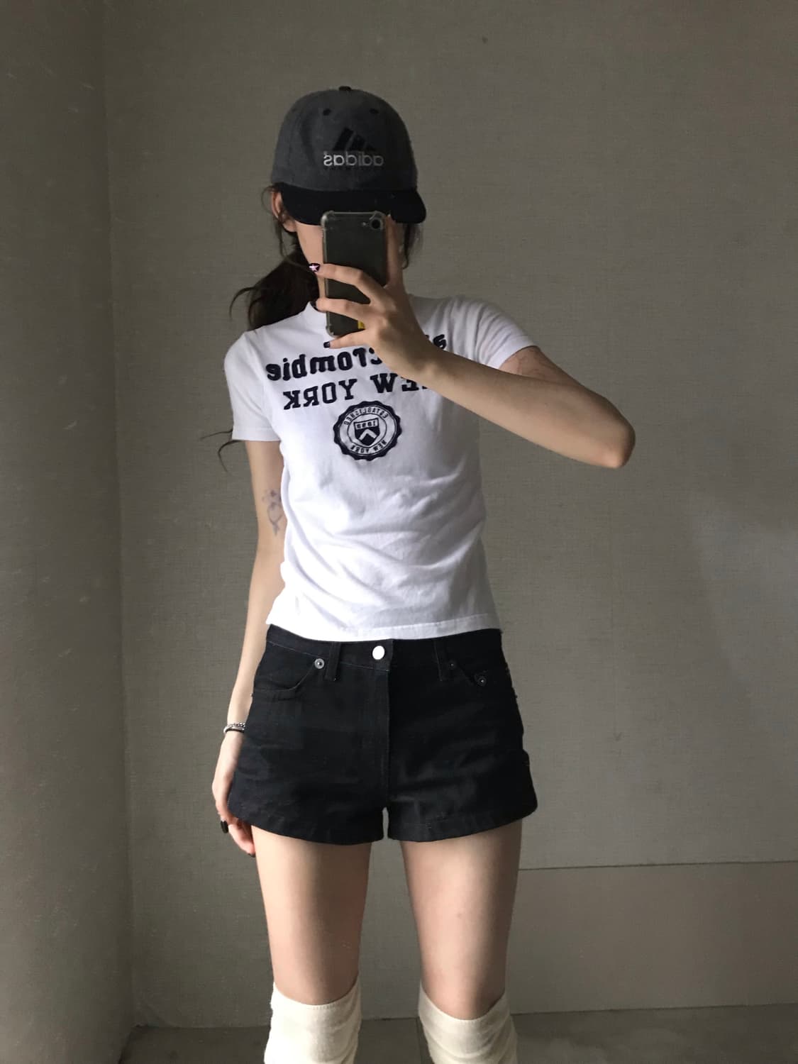 아베크롬비 화이트 슬림핏 반팔티셔츠 상품이미지3