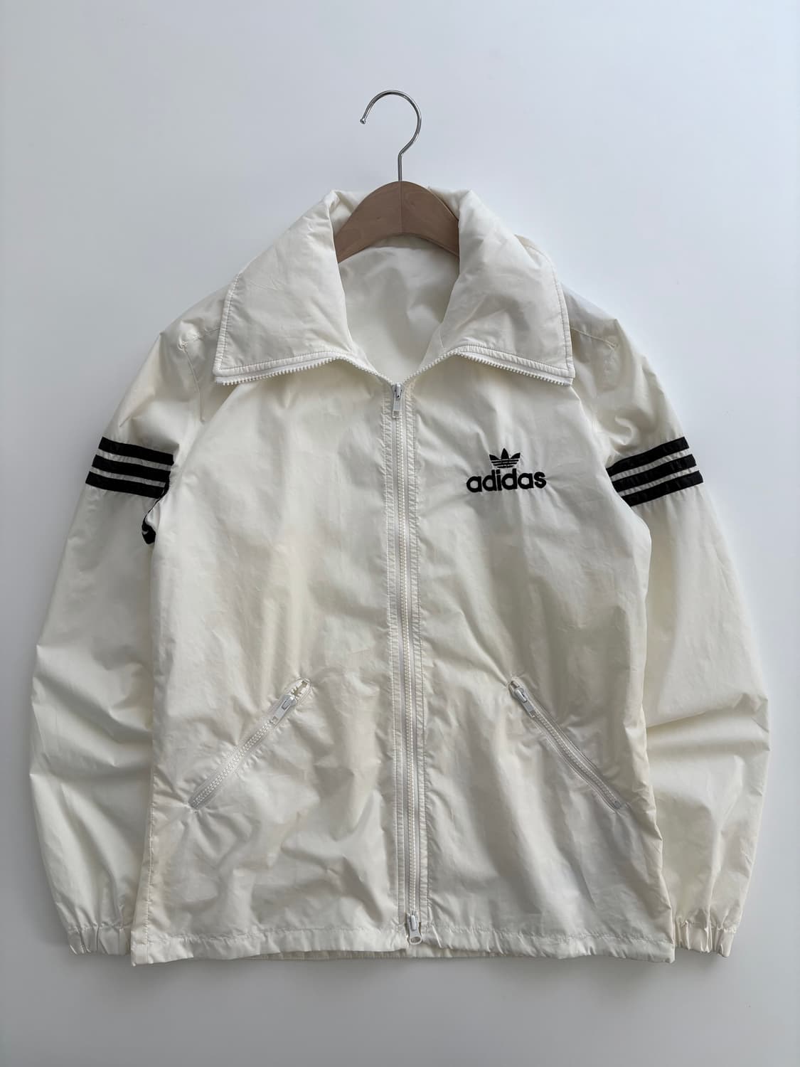 Adidas 80’s 아디다스 올드스쿨 스펠아웃 바람막이 자켓 상품이미지3