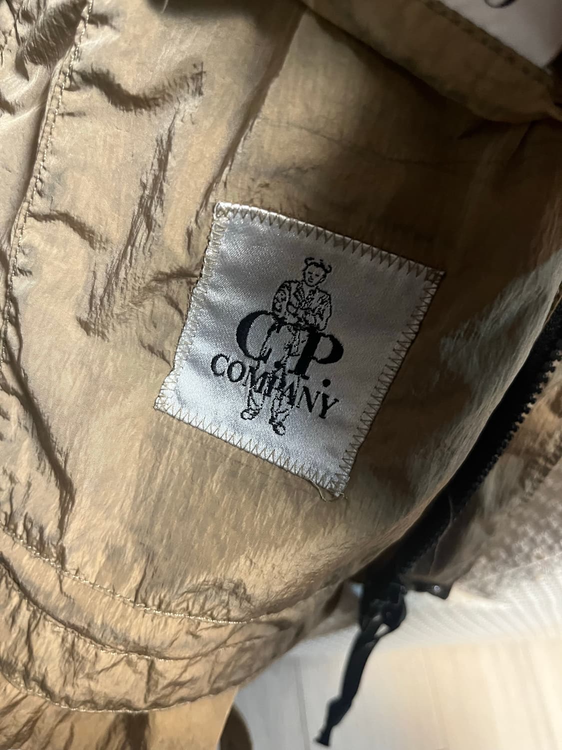 cp컴퍼니 히든 후드 렌즈 자켓 크롬 바람막이 상품이미지4