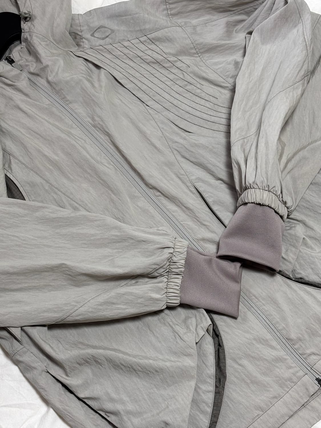 mischief / THREADLINE CURVE WINDBREAKER 상품이미지5