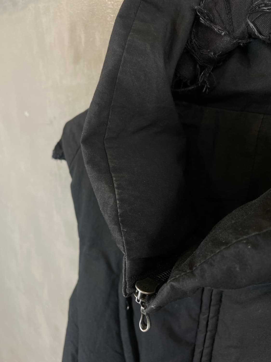 더 비리디안 하이넥 다운 베스트 상품이미지4