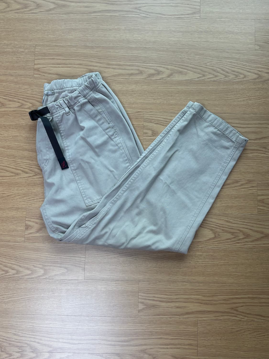 그라미치 루즈테이퍼드 팬츠 M 아이보리 상품이미지1