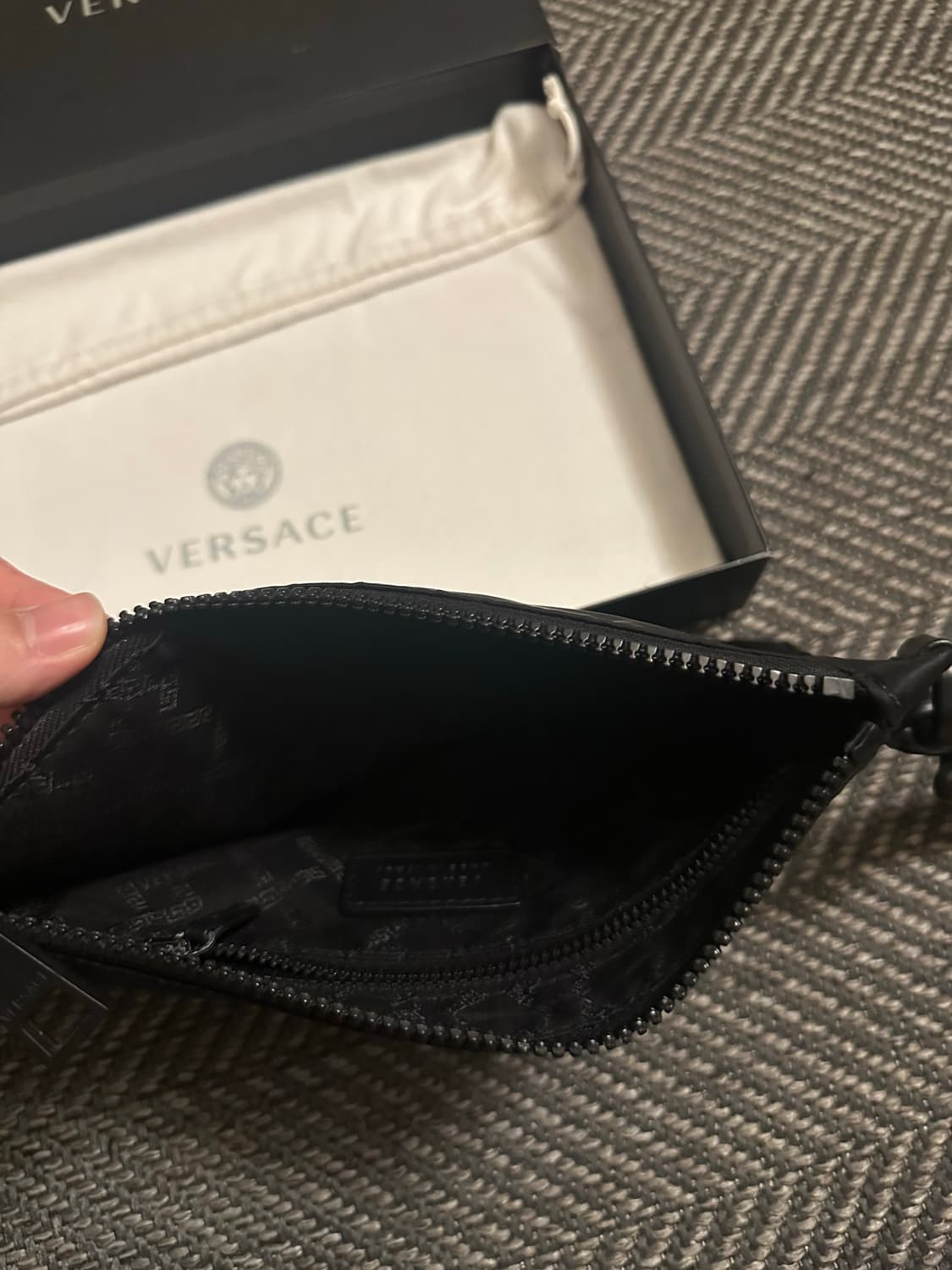 베르사체 나일론 메두사 클러치 상품이미지2