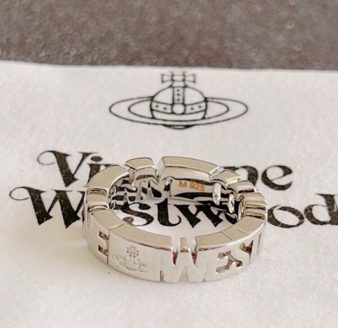 비비안웨스트우드 아카이브 레터링 orb 로고링 반지 상품이미지5