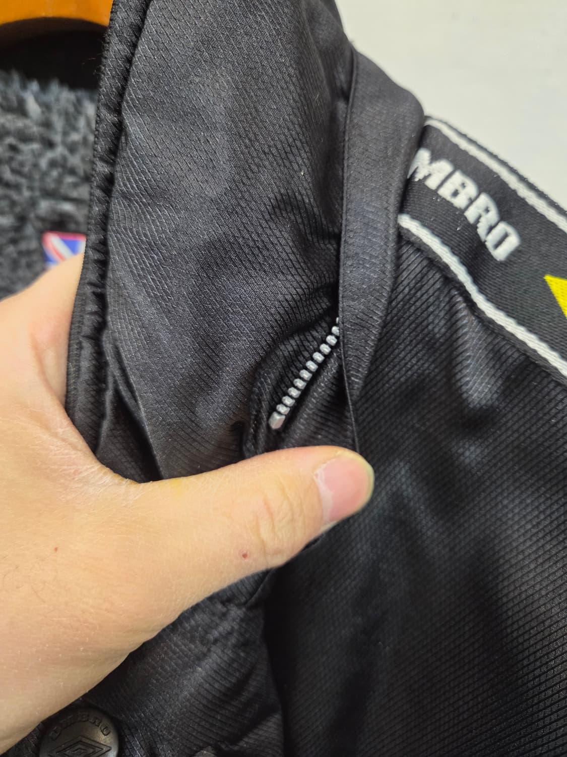 엄브로 올드스쿨 테이프로고 빅로고 셰르파 패디드 벤치자켓 L 상품이미지8