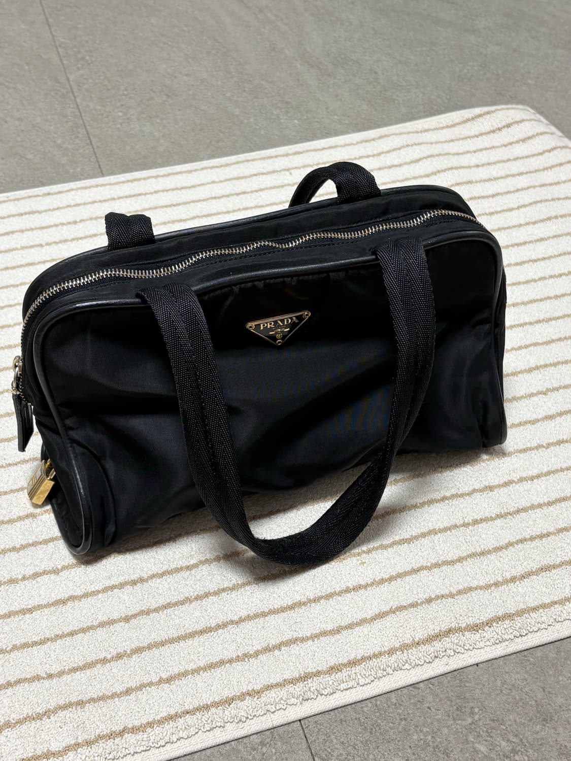 프라다 빈티지 숄더백 상품이미지1