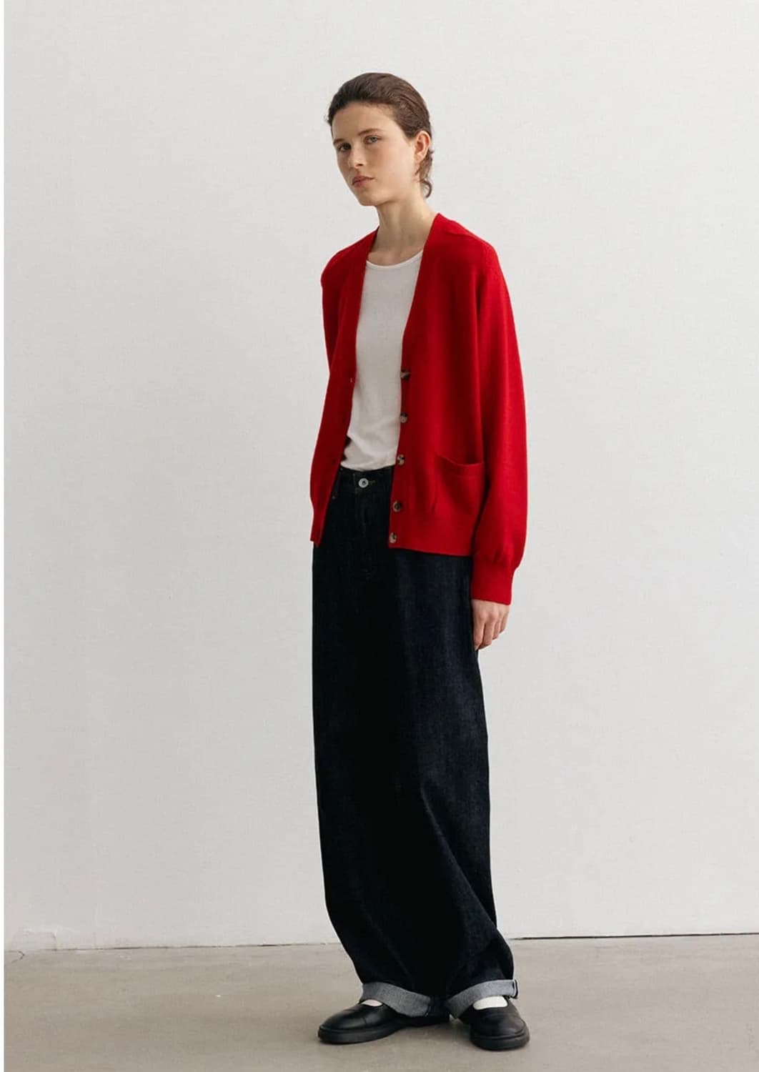 블랭크룸 울 브이넥 가디건 레드 상품이미지2