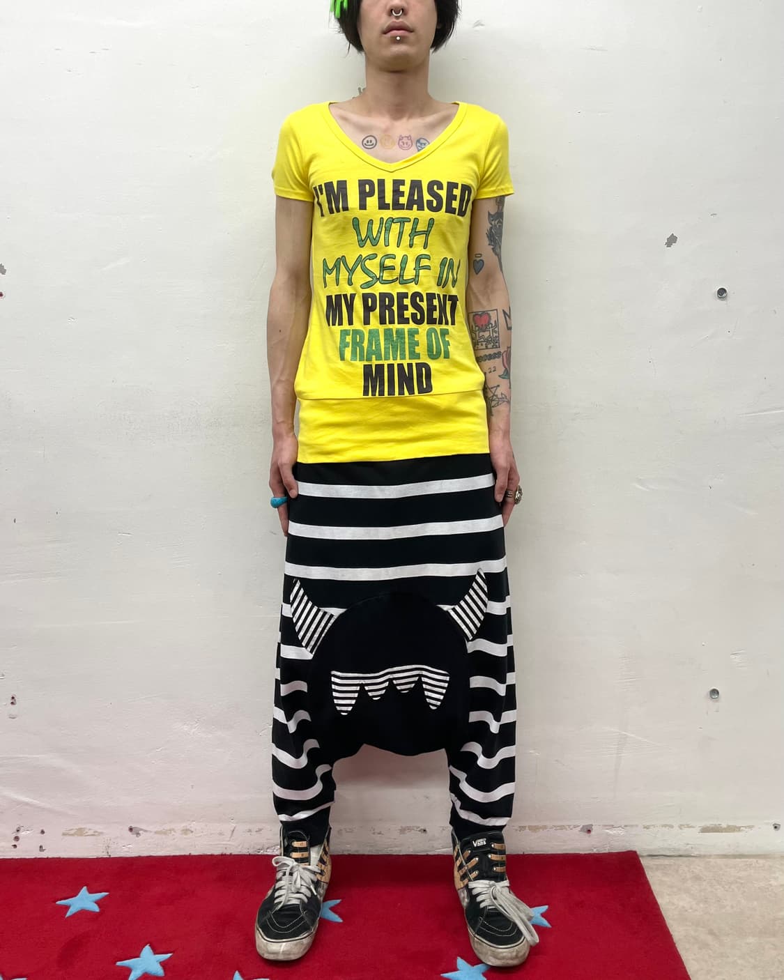 Glossy lettering yellow T-shirt  상품이미지4