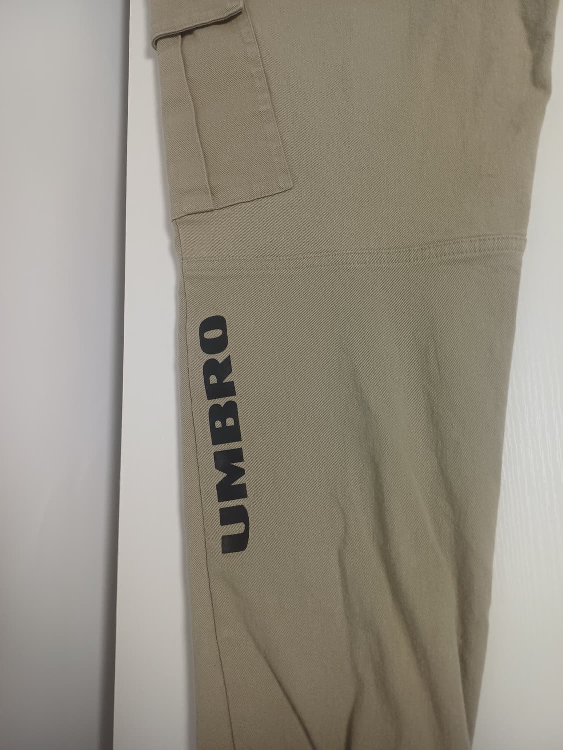 [L] 엄브로 22FW 헤리티지 카고 조거 팬츠 (다크 베이지) 상품이미지5