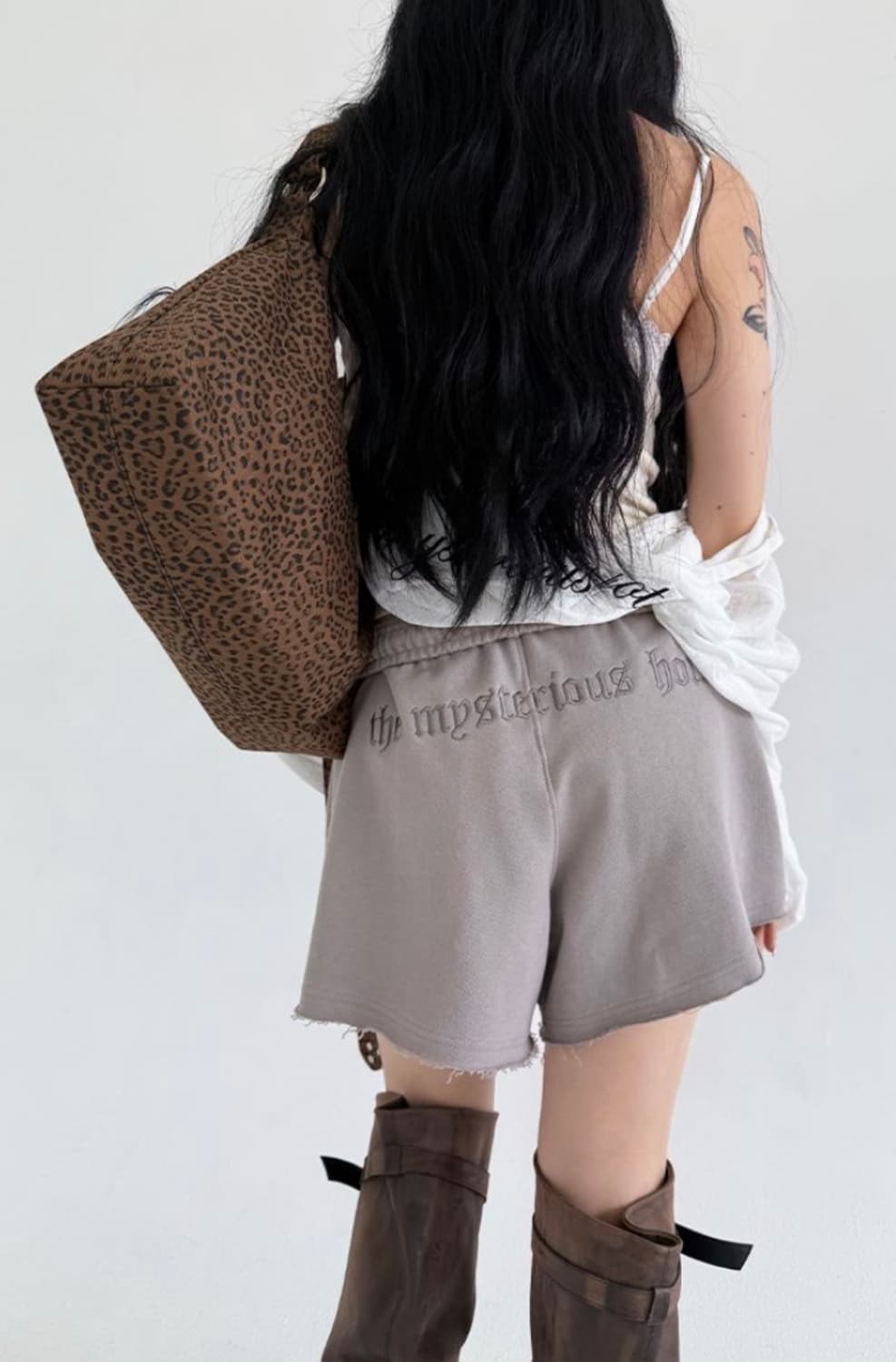 미스테리어스호텔 스웻팬츠 베이지 상품이미지3