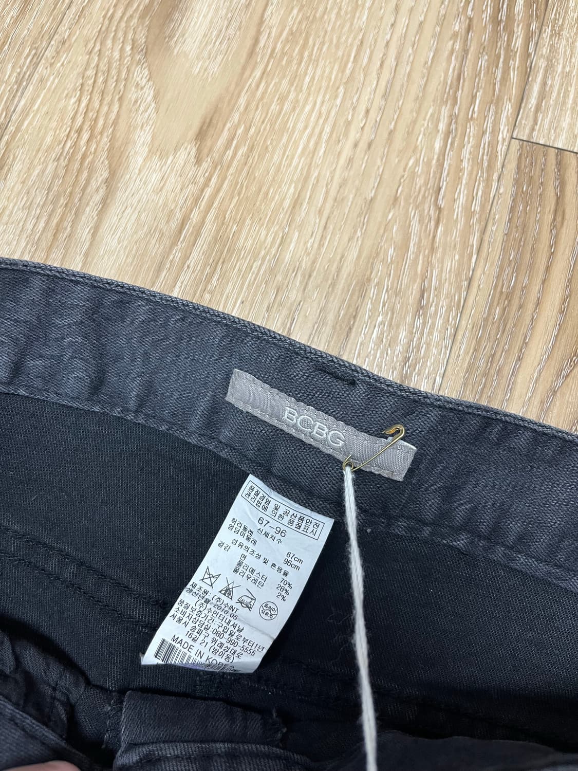 (새상품) BCBG 부츠컷 흑청바지 26 상품이미지5