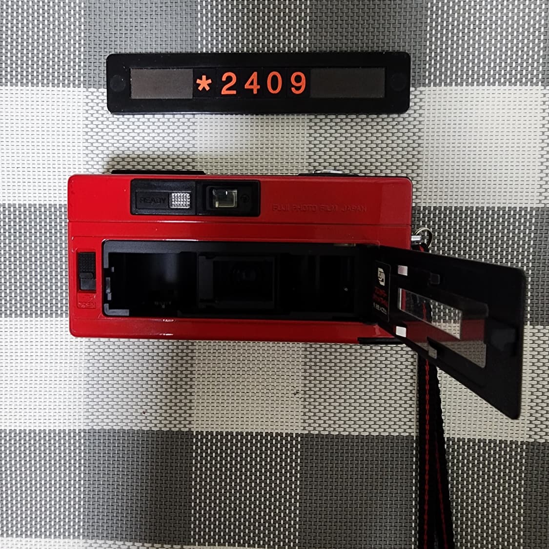 후지카 포켓 플래시 Aw 레드 필름카메라 110mm 전용 상품이미지5