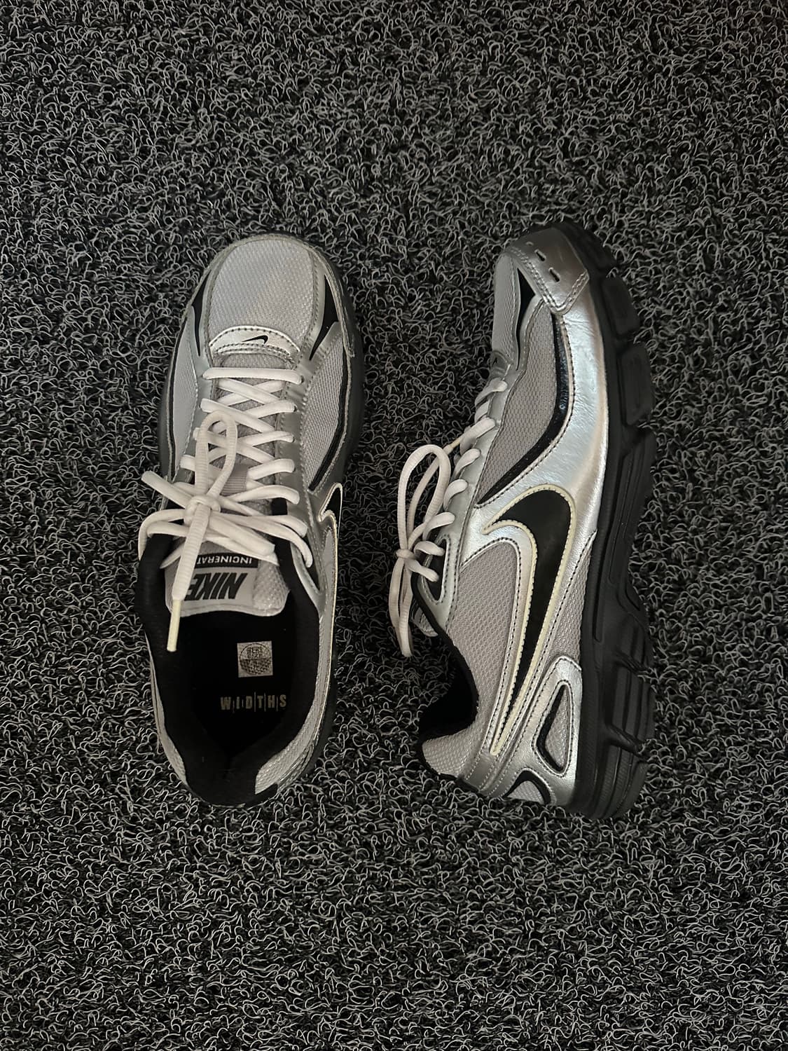 나이키 줌 보메로 5 실버  상품이미지2