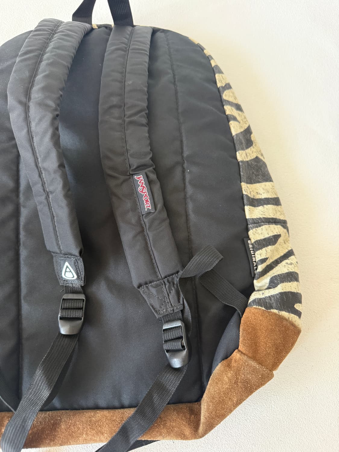 잔스포츠(JANSPORT) 지프라 백팩(하단 스웨이드) 상품이미지8