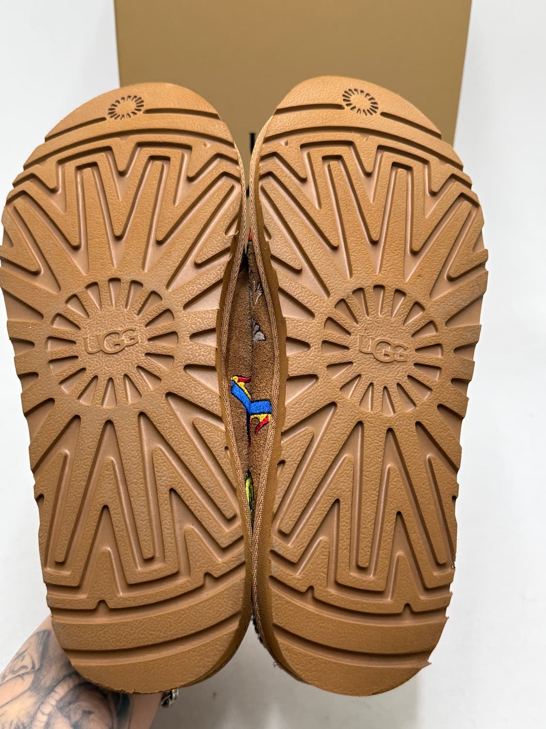 어그x팔라스 타스만 슬리퍼 체스터넛 us8 상품이미지7