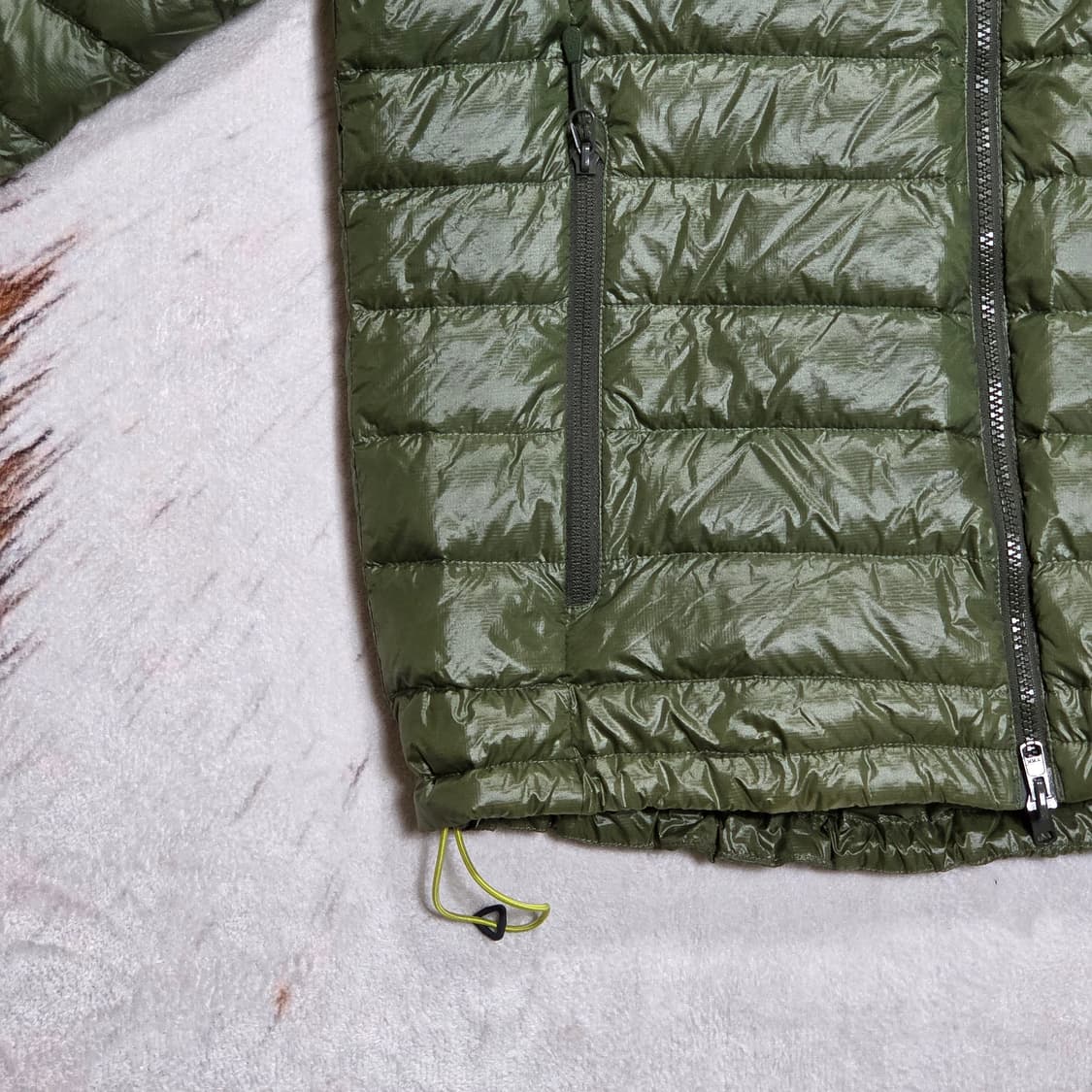 컬럼비아 투지퍼 티타늄 구스다운 경량 패딩 카키 상품이미지3