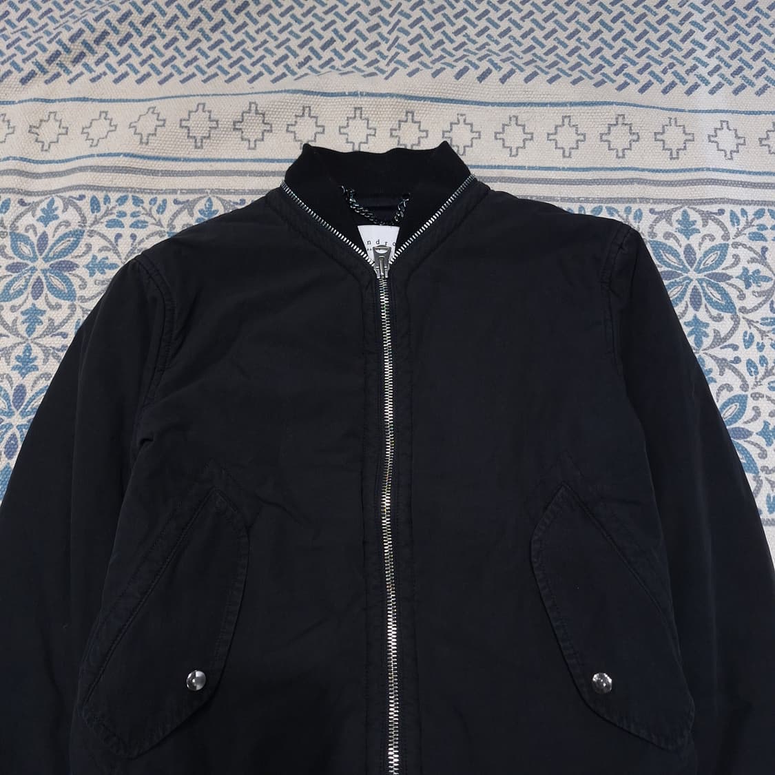 산드로 블랙 지퍼 디테일 투포켓 코튼 블루종 항공점퍼 마원MA1 봄버자켓 상품이미지4