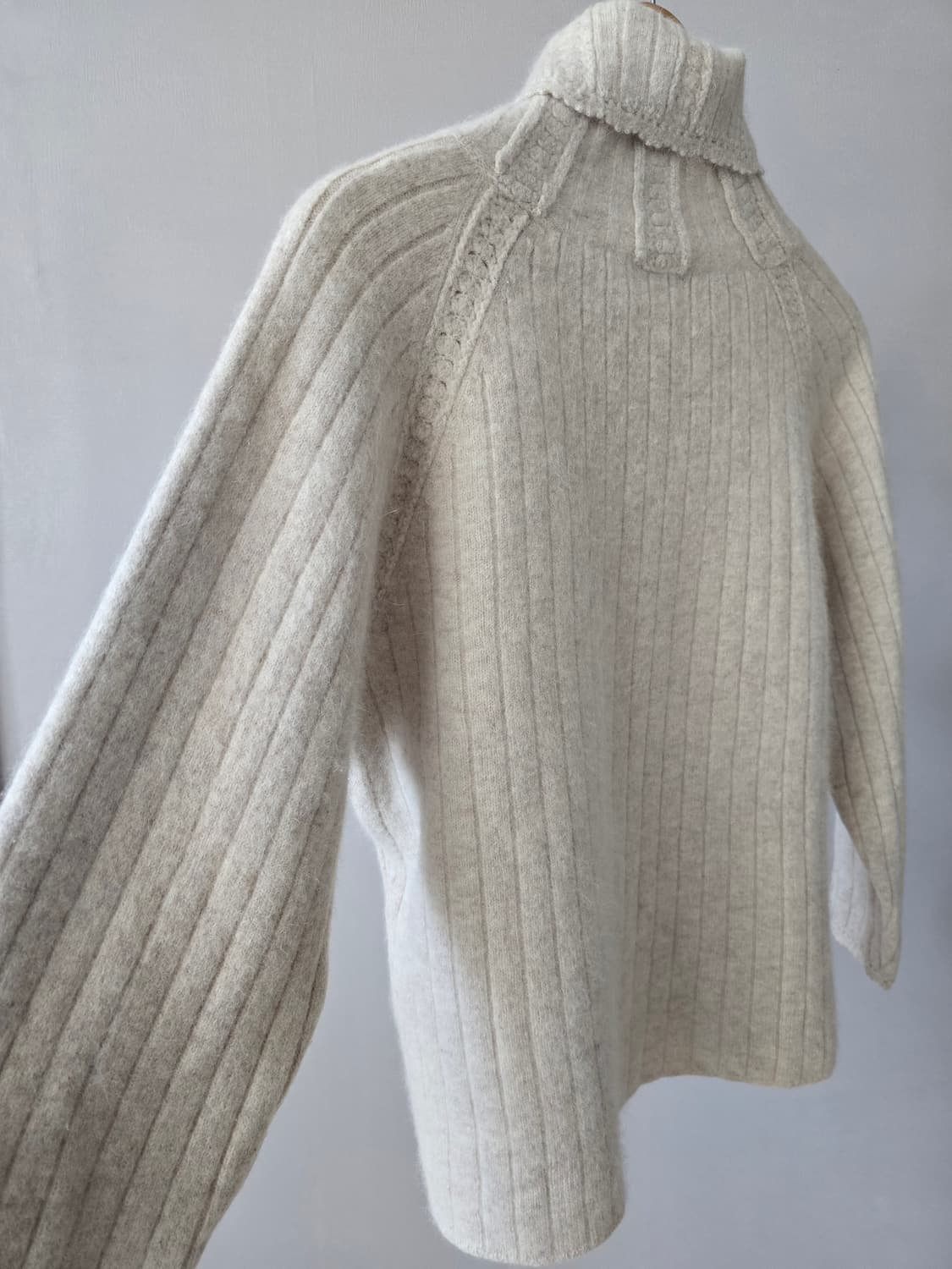 크리미 톤 폴라넥 울 니트 상품이미지7