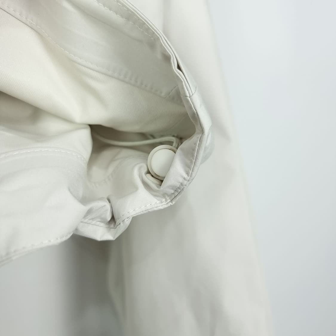 [룰루레몬] 레인 체이서 오버핏 크롭 후드 바람막이 자켓 M20127 상품이미지8