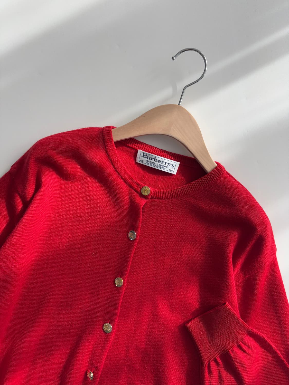 Burberry 버버리 레드 금장 버튼 울 가디건 상품이미지6