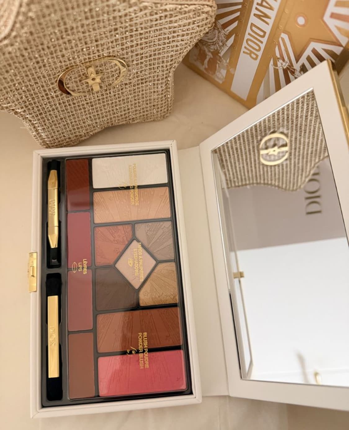 디올 멀티 메이크업 팔레트 홀리데이 별파우치 상품이미지1