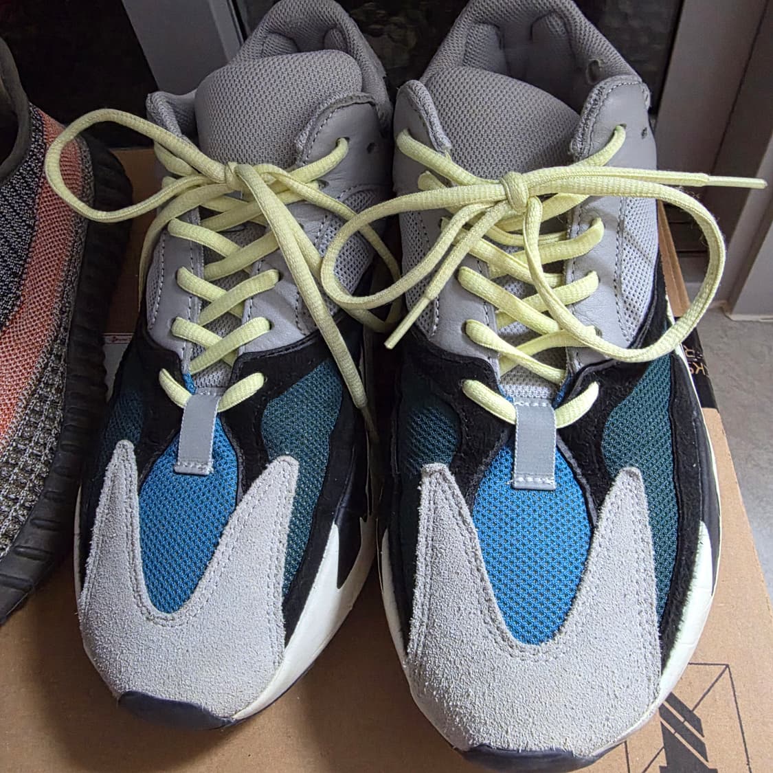 이지부스트 700 웨이브 러너 280사이즈 상품이미지3